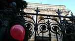 The currency borrowers blocked Neglinnaya street in Moscow and scuffled with the police