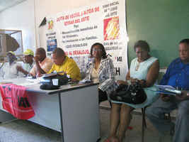 Parte de la mesa que presidió el acto